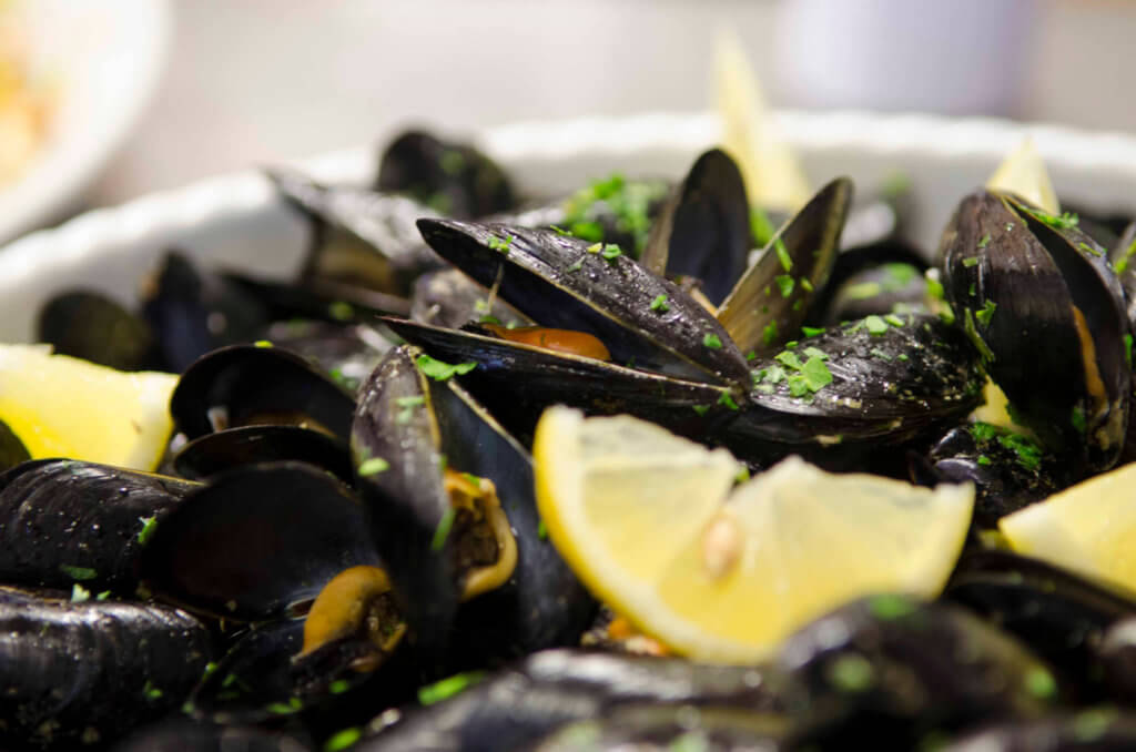 Italian Seafood Bocconcini with Mussels in Garlic, Oil, and Lemon