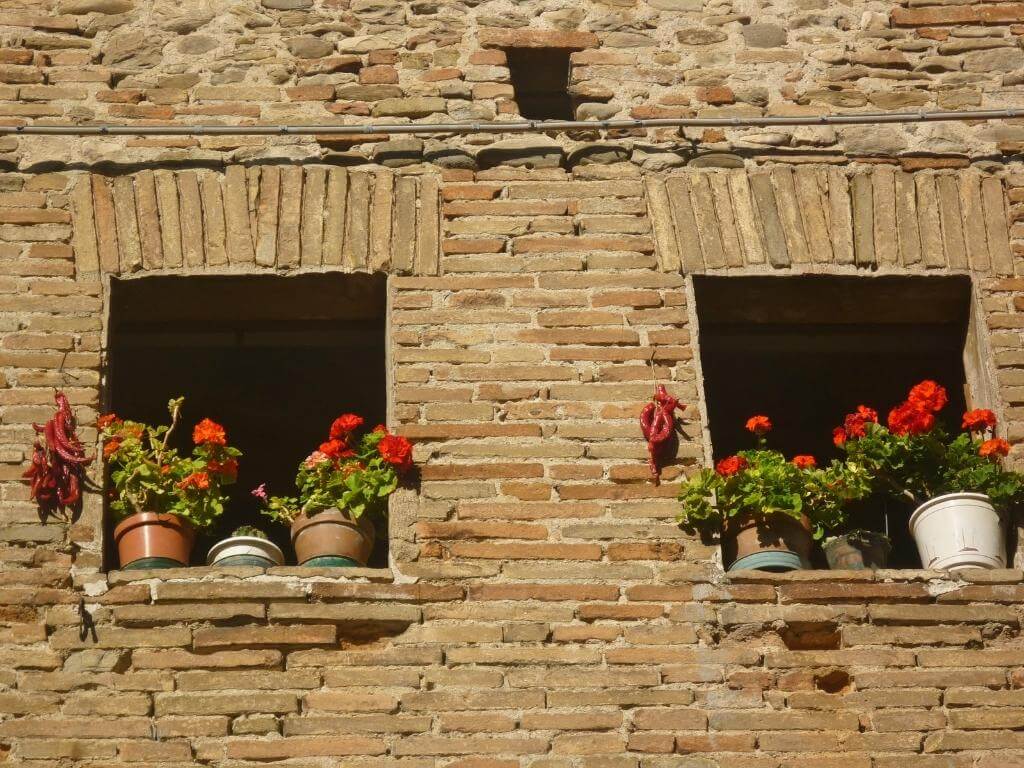 5 Things to do and see in Ascoli Piceno, with a few from some Le Marche Windowsills
